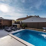 Lisa By Belmont Realty Privlaka (Zadar)