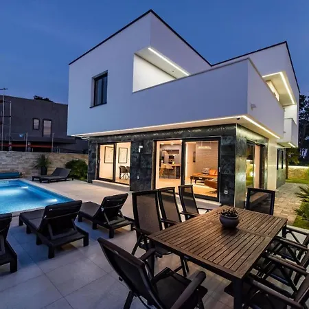 Lisa By Belmont Realty * Privlaka (Zadar)