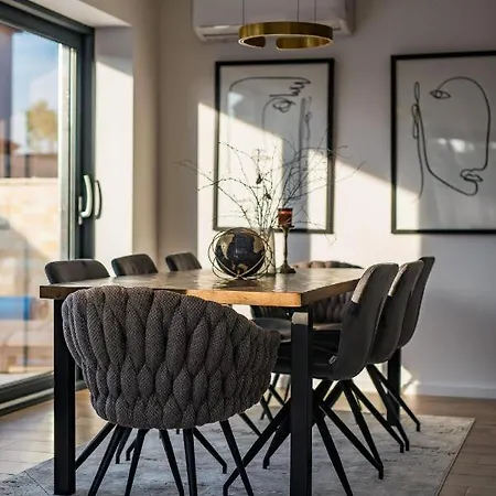 Villa Lisa By Belmont Realty