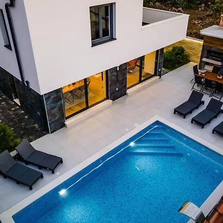 Villa Lisa By Belmont Realty