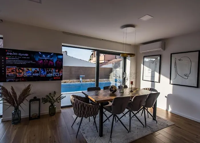Lisa By Belmont Realty Villa *