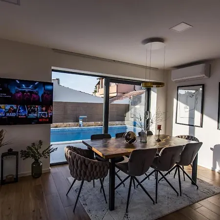 Lisa By Belmont Realty Willa *