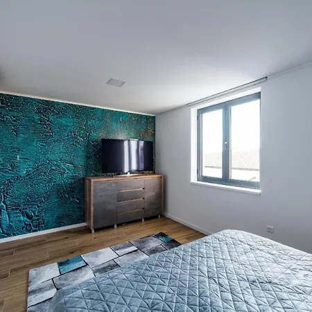 Willa Lisa By Belmont Realty *