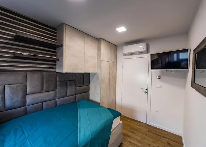 Lisa By Belmont Realty